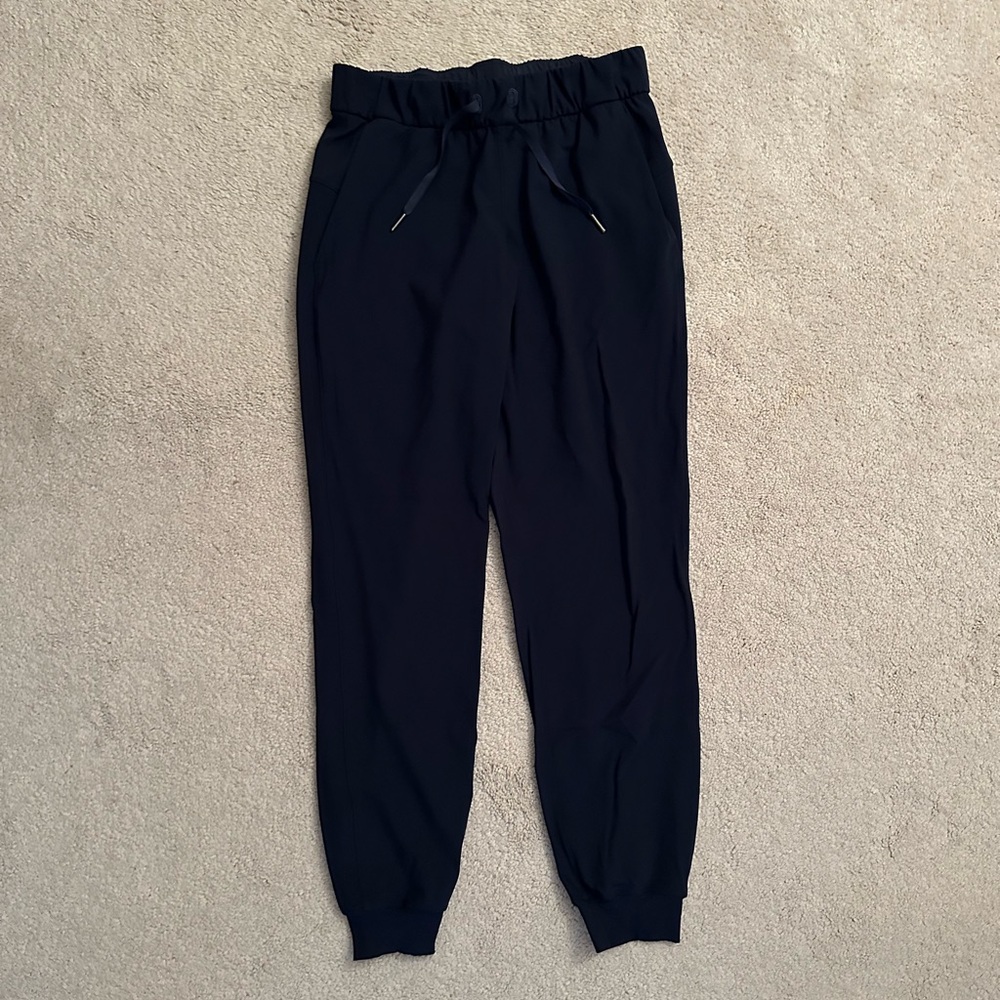 Lulu lemon on the fly jogger 28”